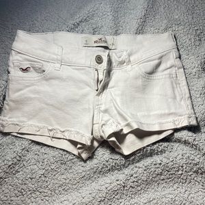Hollister size 24 white shorts | Perfect for the summer  | Barely worn
